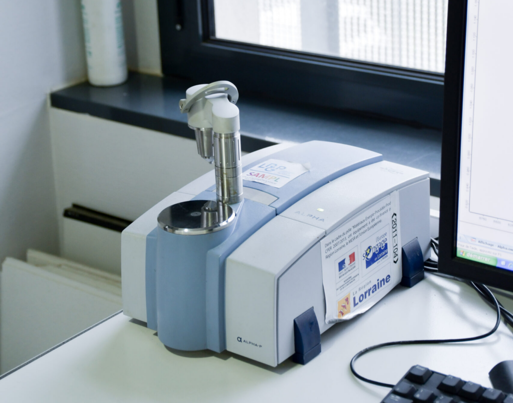 Image de Fourier Transform Infrared Spectrophotometer Bruker Alpha-P